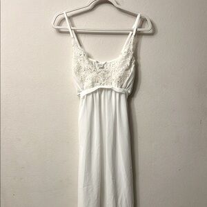Vintage Bella Donna White Lace Pajama dress Chemise with Empire Waist